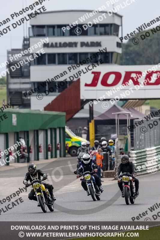 Vintage motorcycle club;eventdigitalimages;mallory park;mallory park trackday photographs;no limits trackdays;peter wileman photography;trackday digital images;trackday photos;vmcc festival 1000 bikes photographs